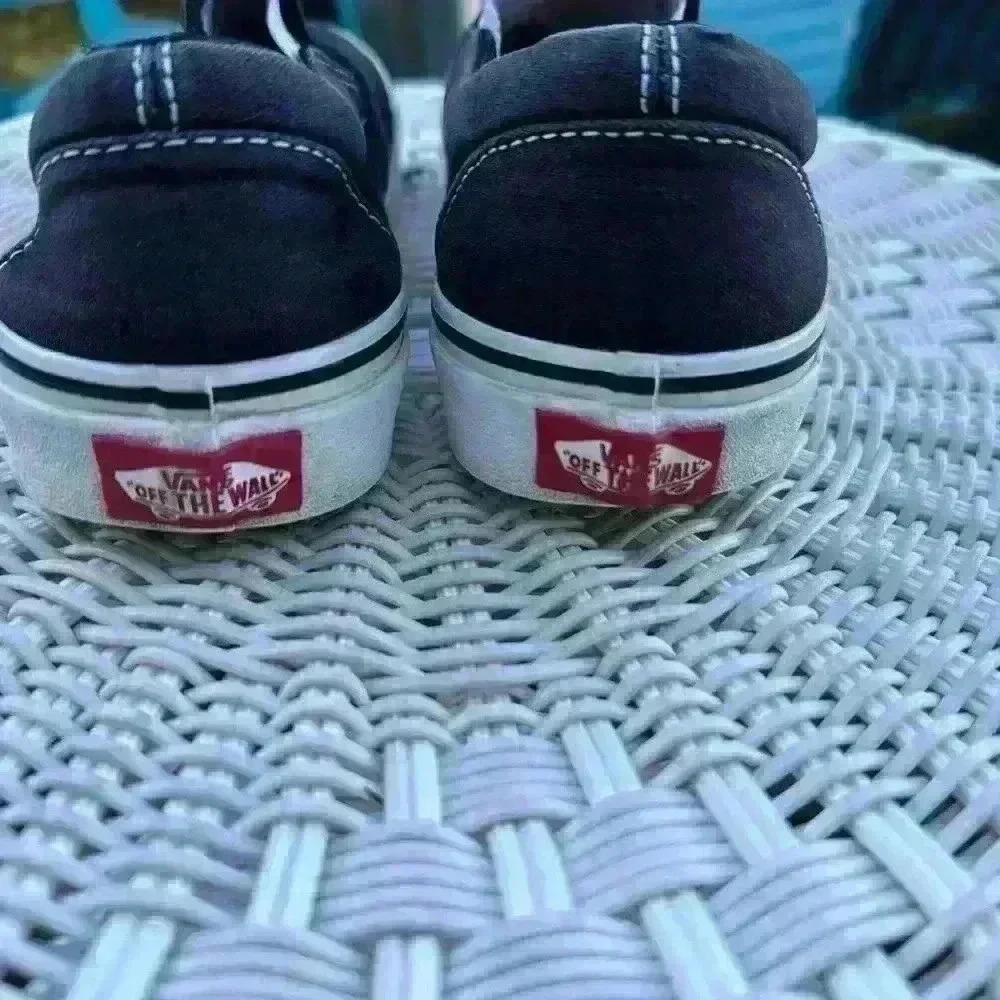 Black Vans. Vans skater shoes. Vans size 5 men. 6.5 women’s. Vans off the wall - Picture 2 of 6